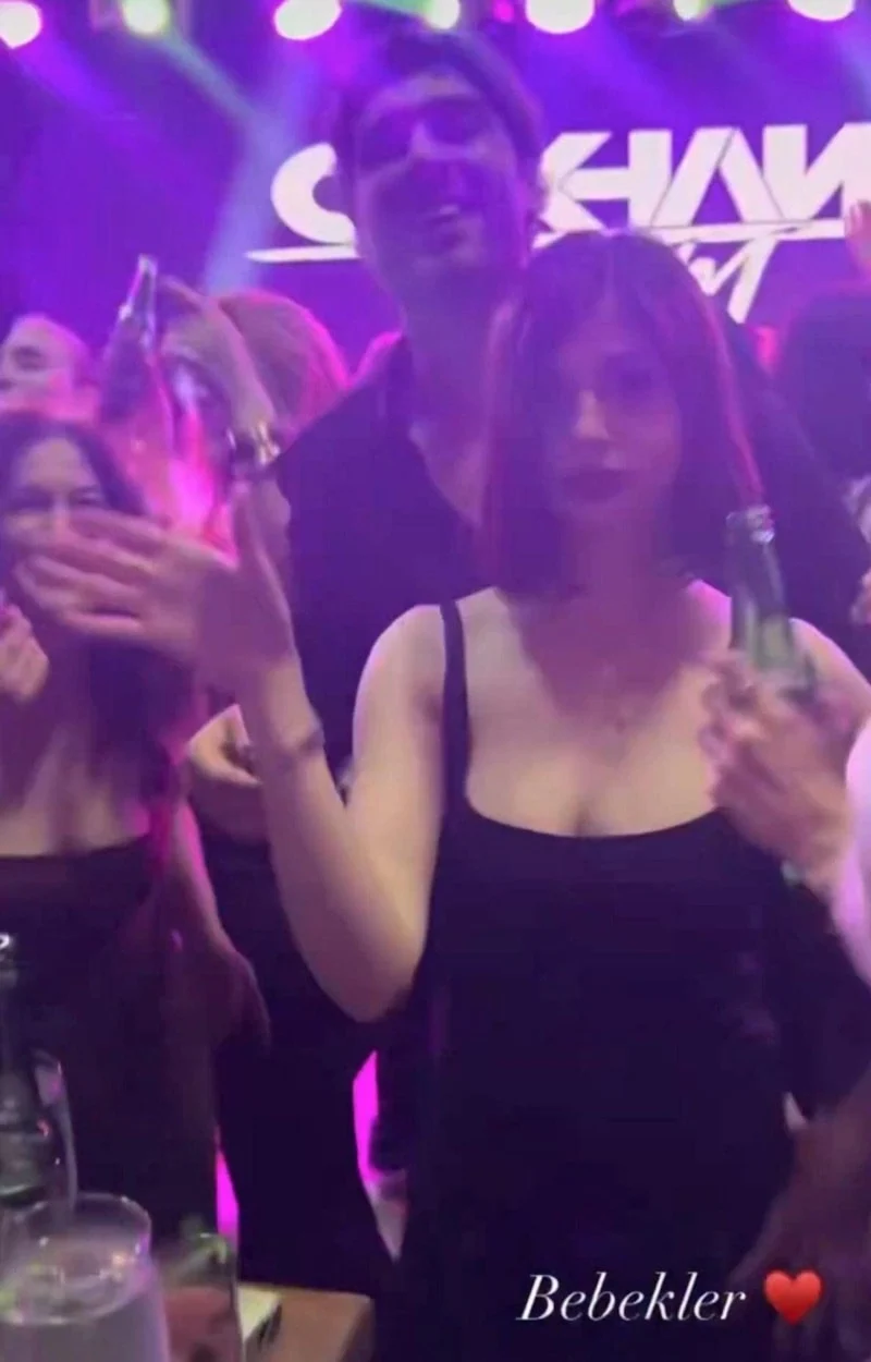 Taşacak Bu Deniz dizisinin oyuncusu Ali Öner'in yeni sevgilisi Zeynep Atılgan ve eski nişanlısı Livanur Aydın'ın ihanet açıklamalarına verdiği yanıt.