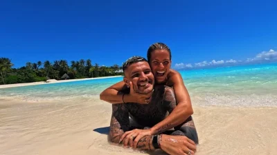 Galatasaray'ın yıldızı Mauro Icardi, sevgilisiyle Maldivler'den paylaşım yaptı. Yıldız oyuncunun