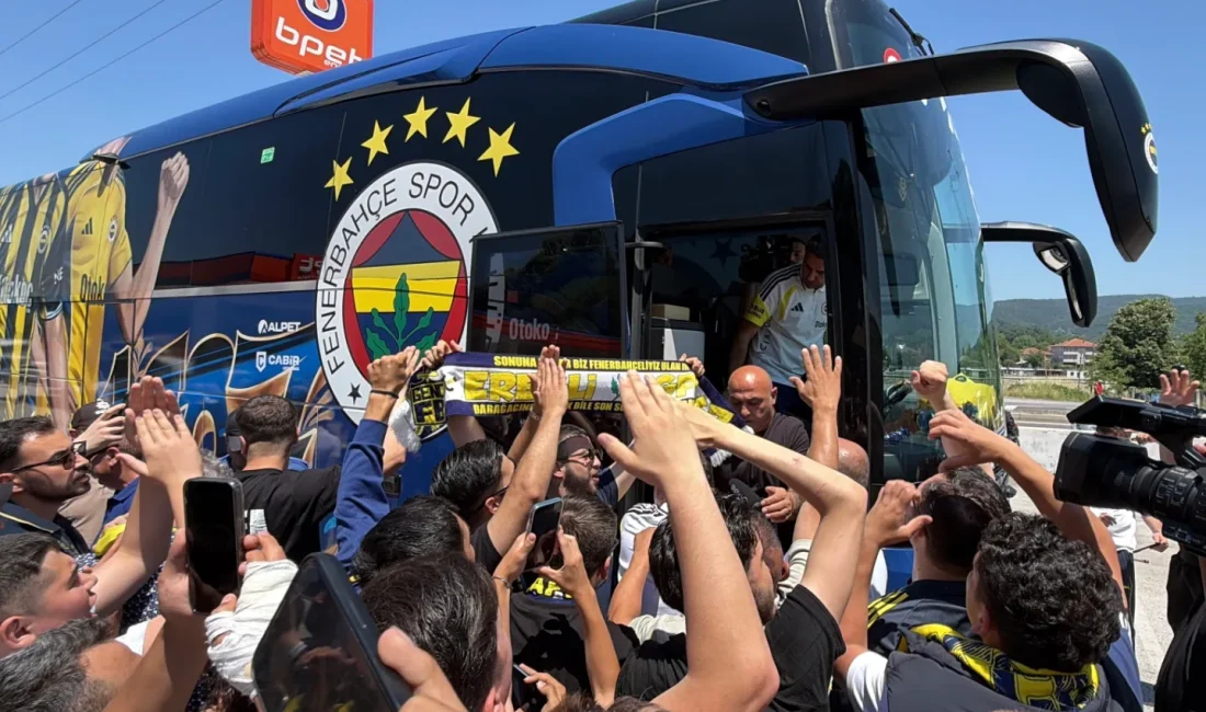 Fenerbahçe'de ayrılık rüzgarları! Musaba, Amrabat, Fred ve Livakovic için teklifler