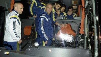 Caner Erkin, Fenerbahçe takım otobüsüne yapılan saldırıda İsmail Kartal'ın direksiyon