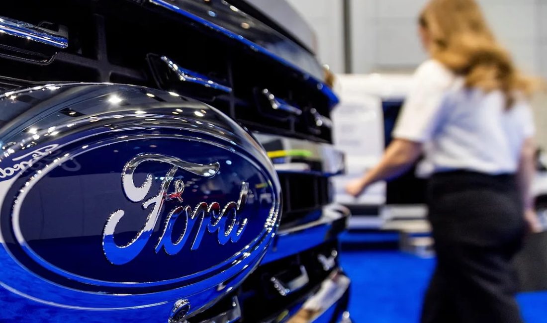 Ford, yapay zekaya güvenerek işten çıkardığı 350'den fazla mühendisi geri