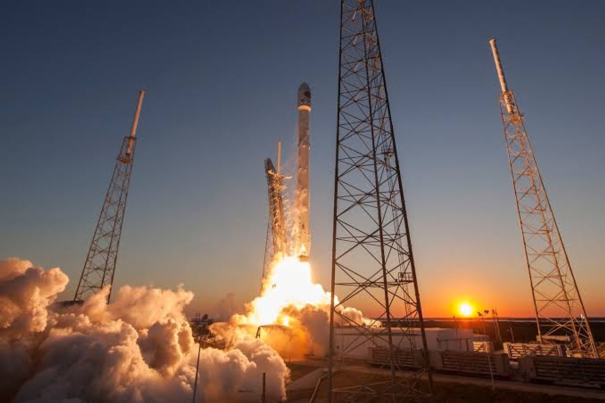 SpaceX roketinin 4 tonluk parçası Ay'a çarpıyor! 5 Ağustos 2026'da